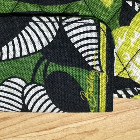 NWOT Vera Bradley Wallet with beautiful Pattern - Picture 9 of 10